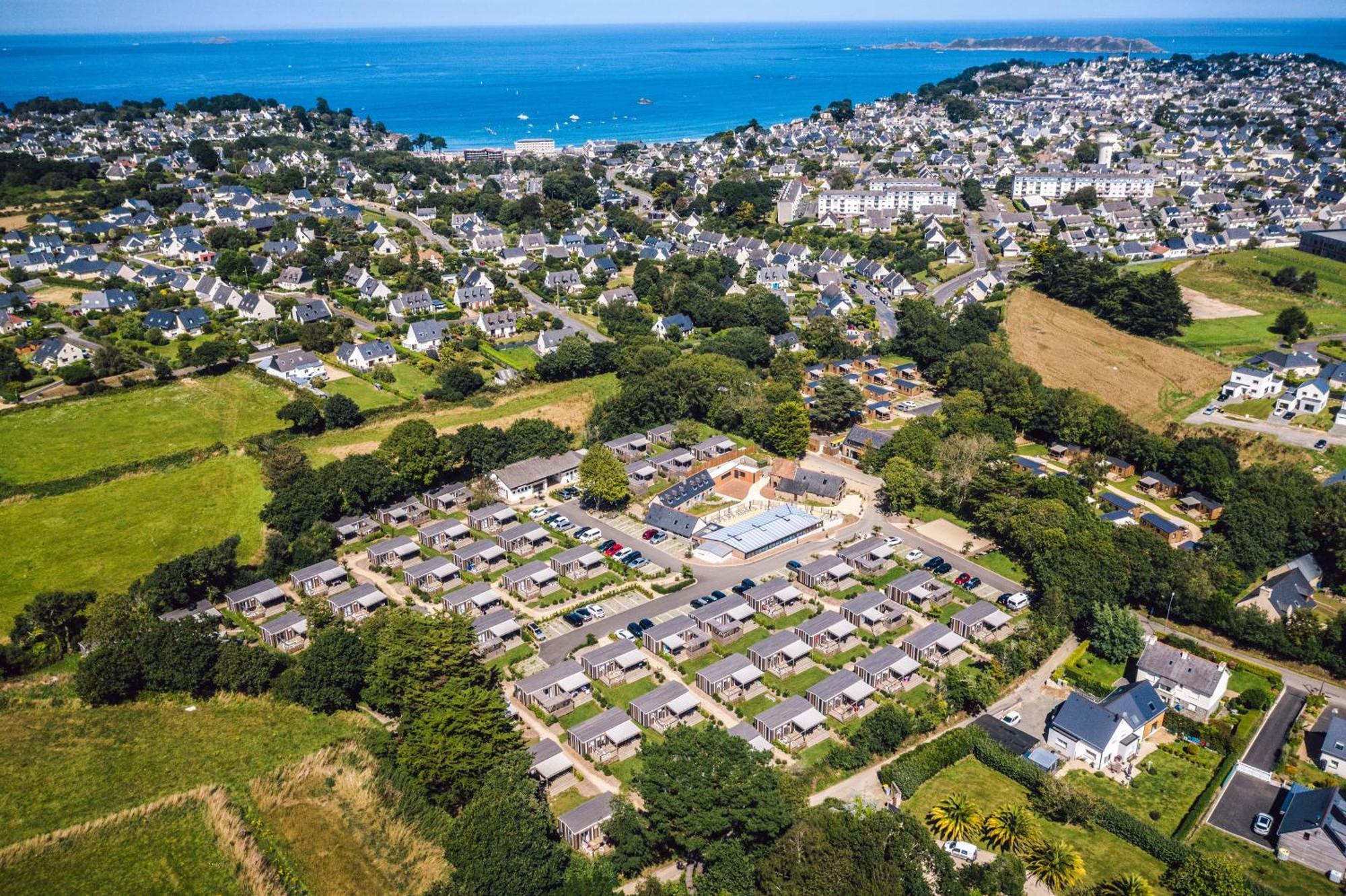 Camping Maeva Respire Le Village Perrosien Exterior foto